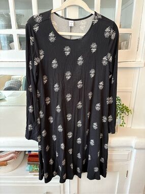 Old Navy Black Tunic with Subtle White Floral Pattern
